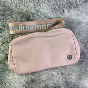 Lululemon Wordmark Everywhere Belt Bag 1L